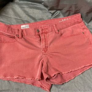 GAP SIZE 12 PINK JEAN SHORTS - CUT OFF 1969 Summer cut off style